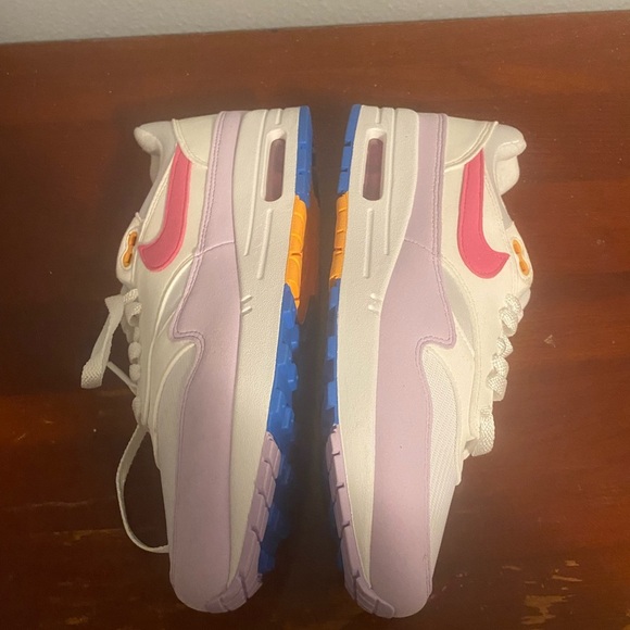 Nike White and Blue Athletic Shoes Air Max 1 Nike women sz 11 fits men size 9.5 - Picture 2 of 7